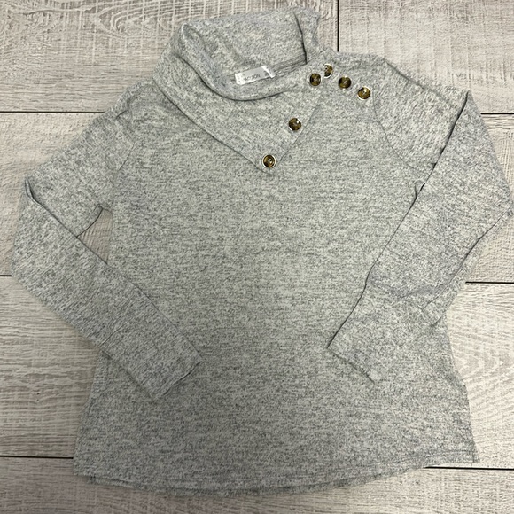 89th + Madison Gray Soft Light Weight Sweater - Picture 5 of 10